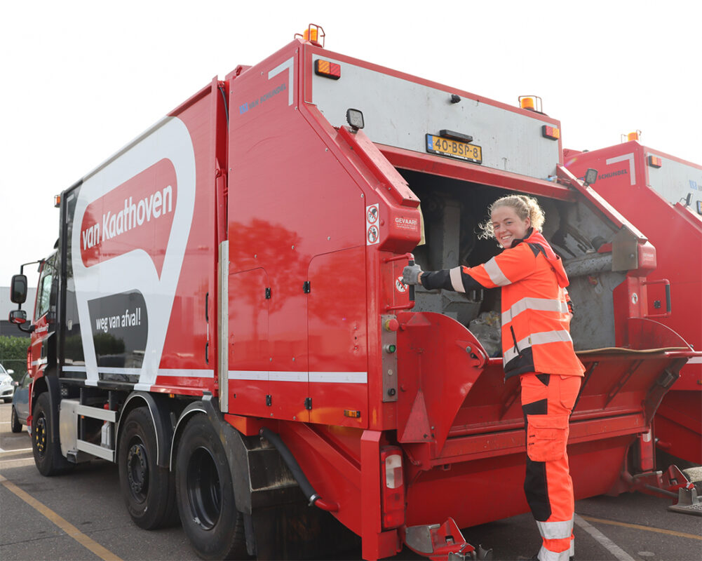 Vuilnisvrouw - Van Kaathoven via Logistic Force