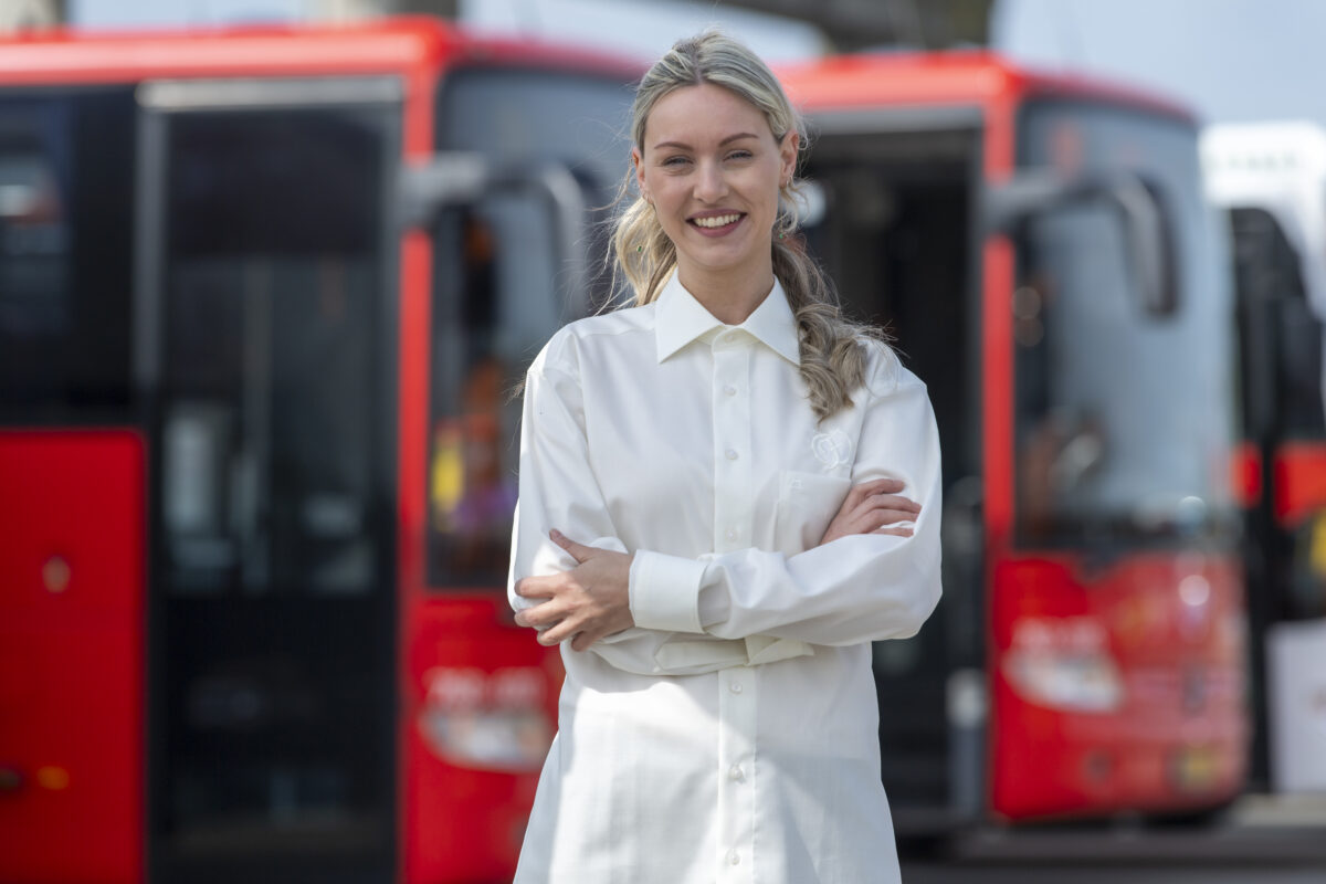 Chauffeuse voor bus